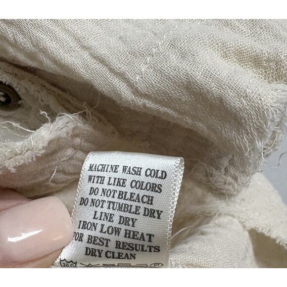 New In Cream Gauze Button Down Shirt Women’s Small Raw Hem Double Pocket Rayon - Picture 7 of 7